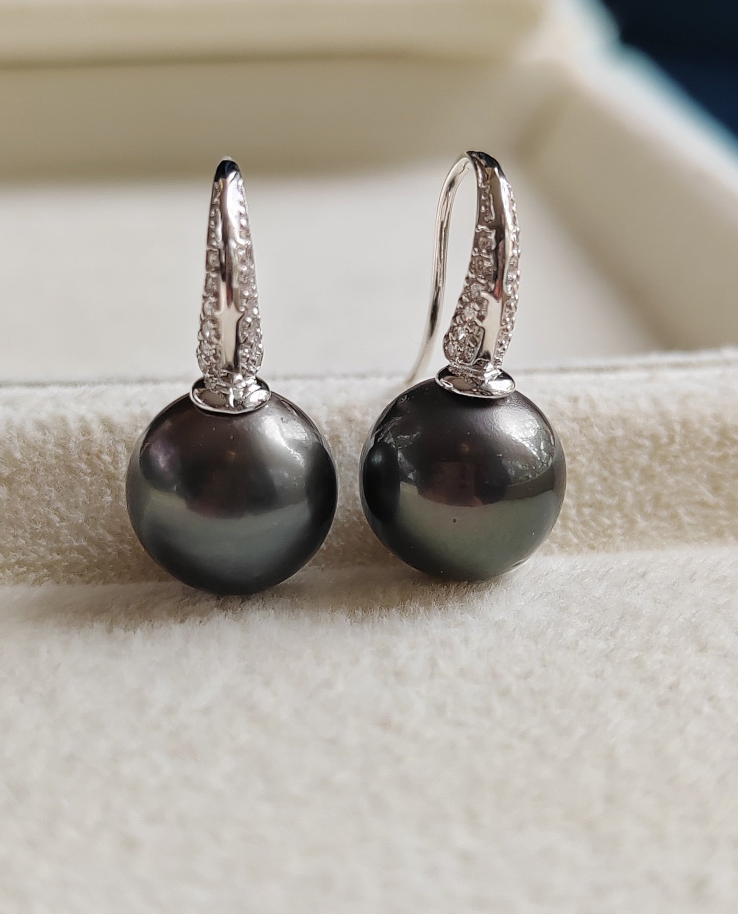 10.4mm Genuine tahitian south sea pearls round classic earrings sterling silver