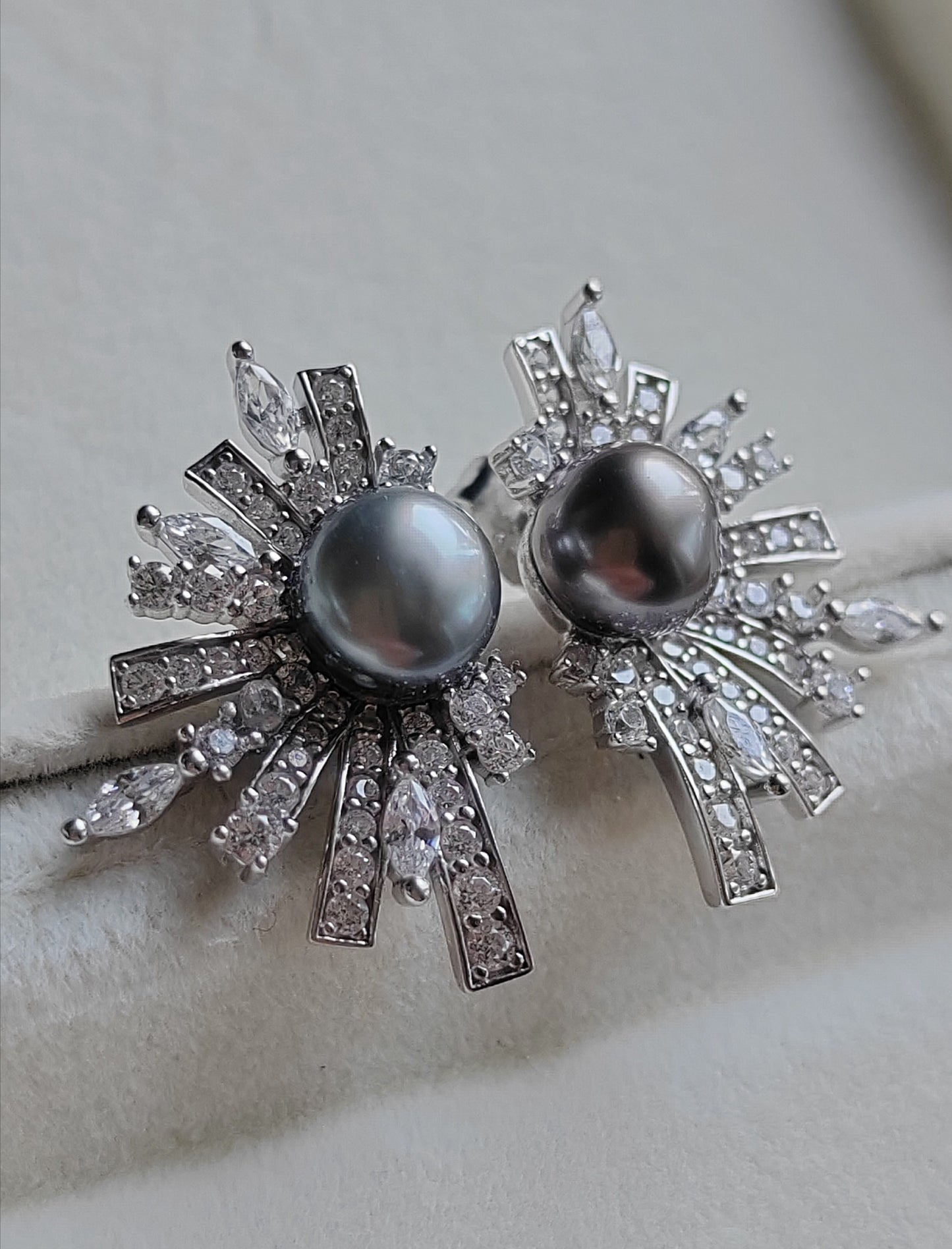 'Wild' earrings genuine tahitian south sea Keshi pearls 7.5mm