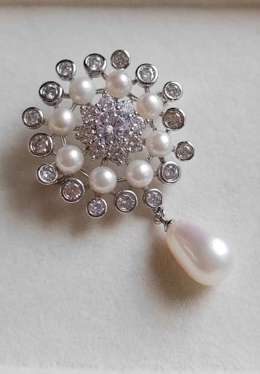 5.4-9.7mm Genuine freshwater pearls flowers brooch necklace