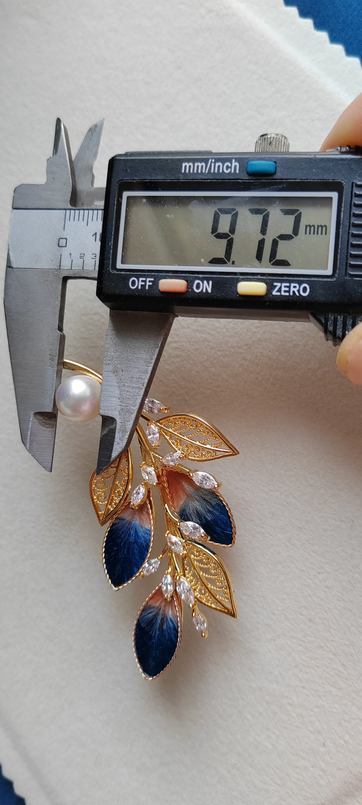 'Early Autumn' brooch genuine south sea white pearl 9.7mm