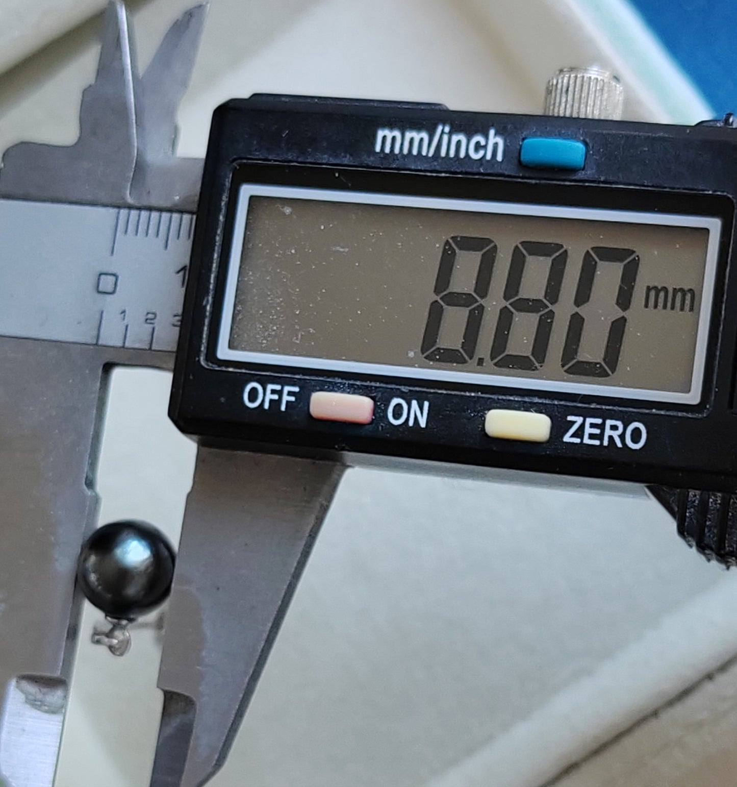 Classic Dangling earrings Genuine tahitian south sea pearl 8.8mm Round