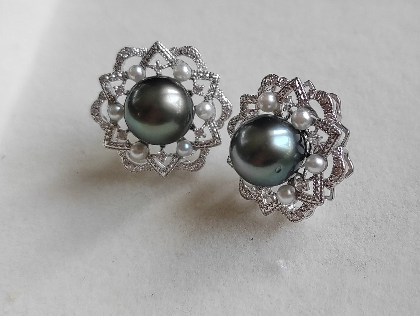 'Dahlia' Two-way earrings genuine tahitian south sea and akoya pearls