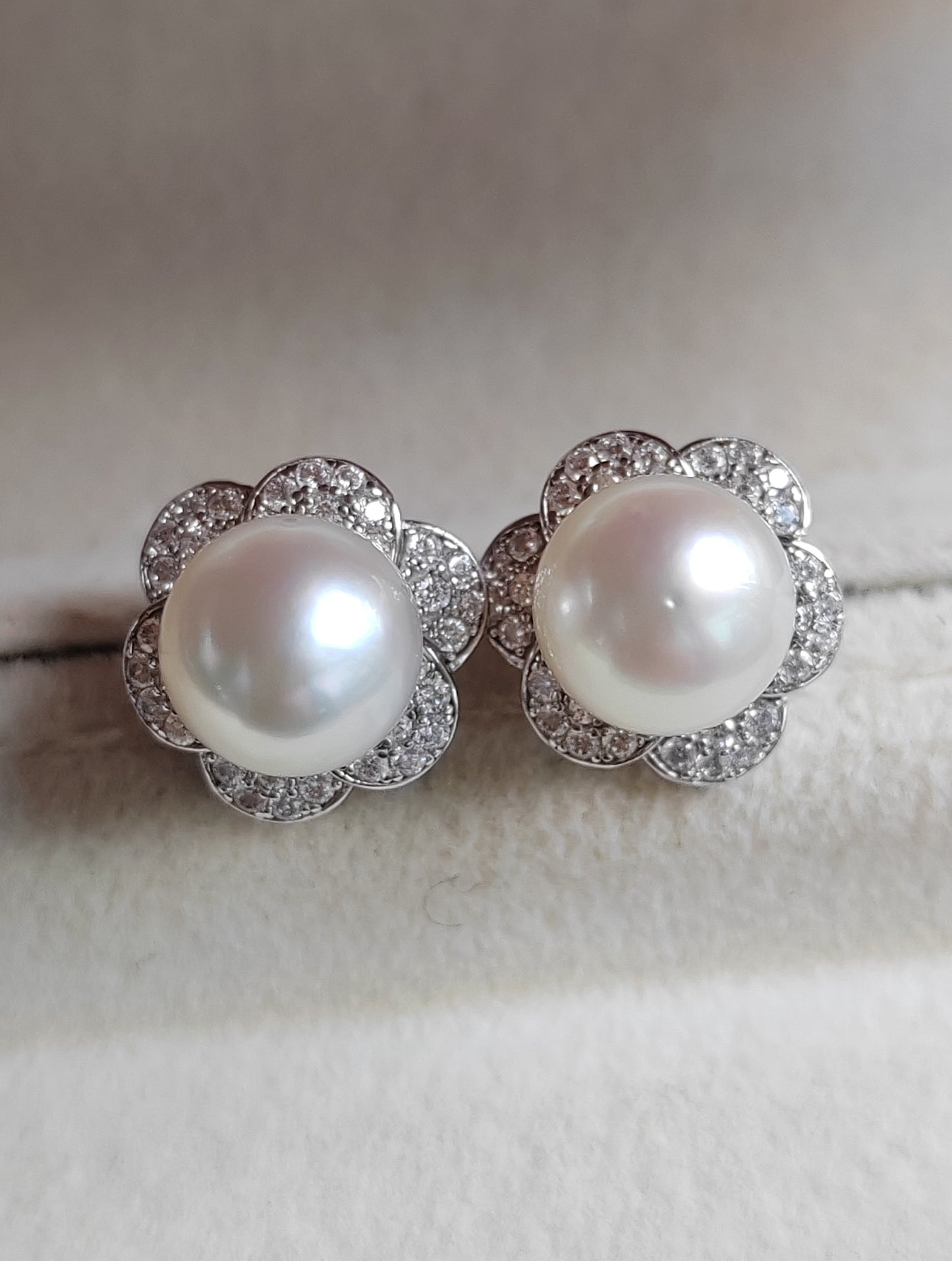 'Little Camellia' two-way earrings genuine south sea white pearls 8.6mm Round