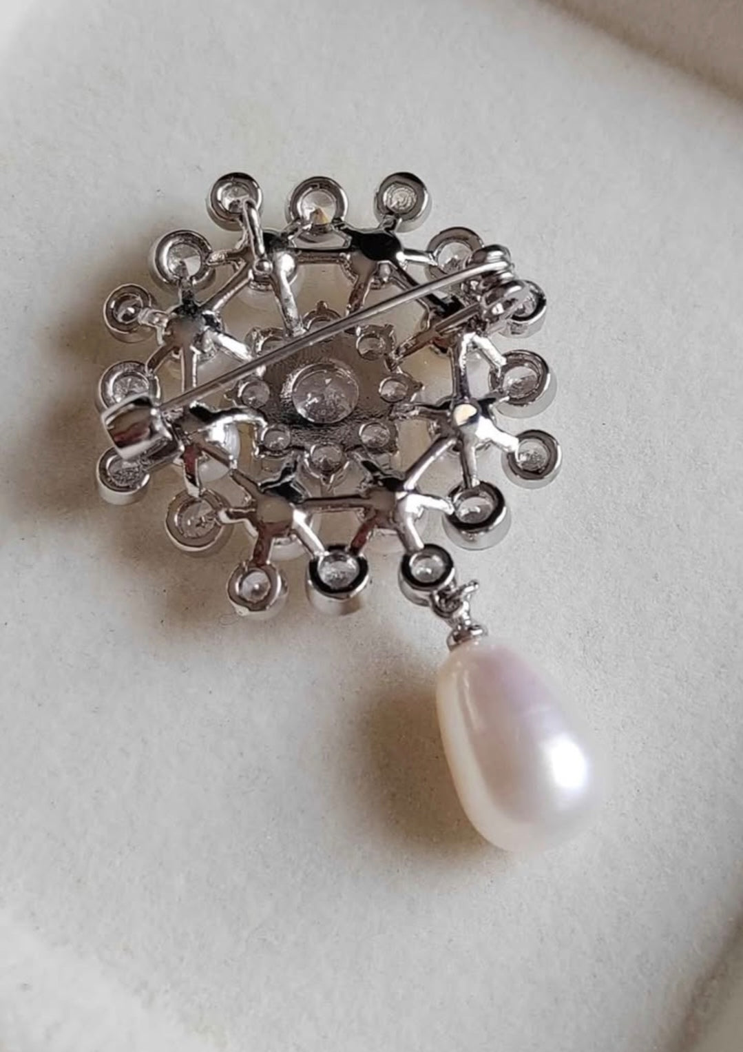 5.4-9.7mm Genuine freshwater pearls flowers brooch necklace