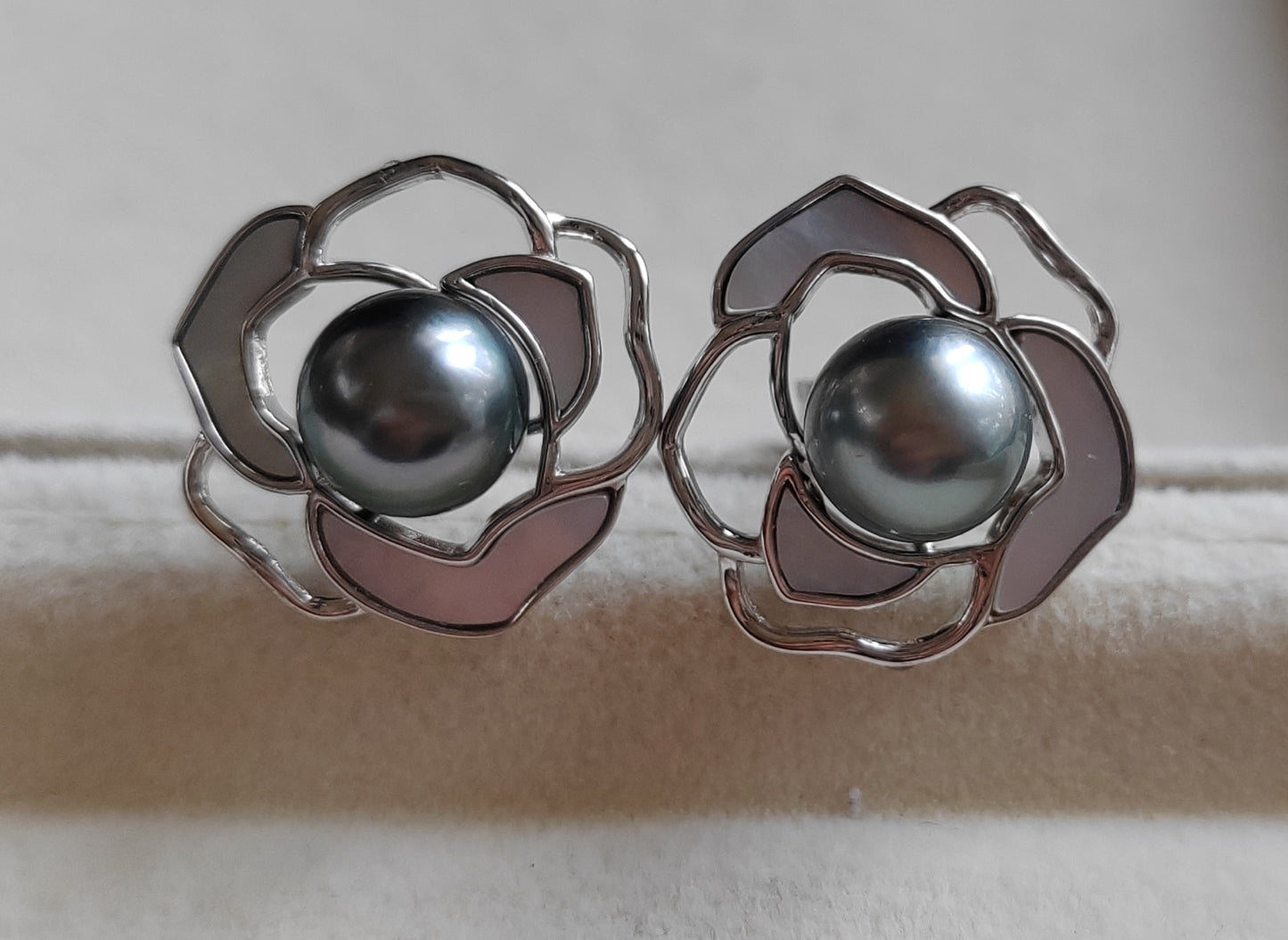 'Silver Camellia' earrings genuine tahitian south sea pearls 8.1mm