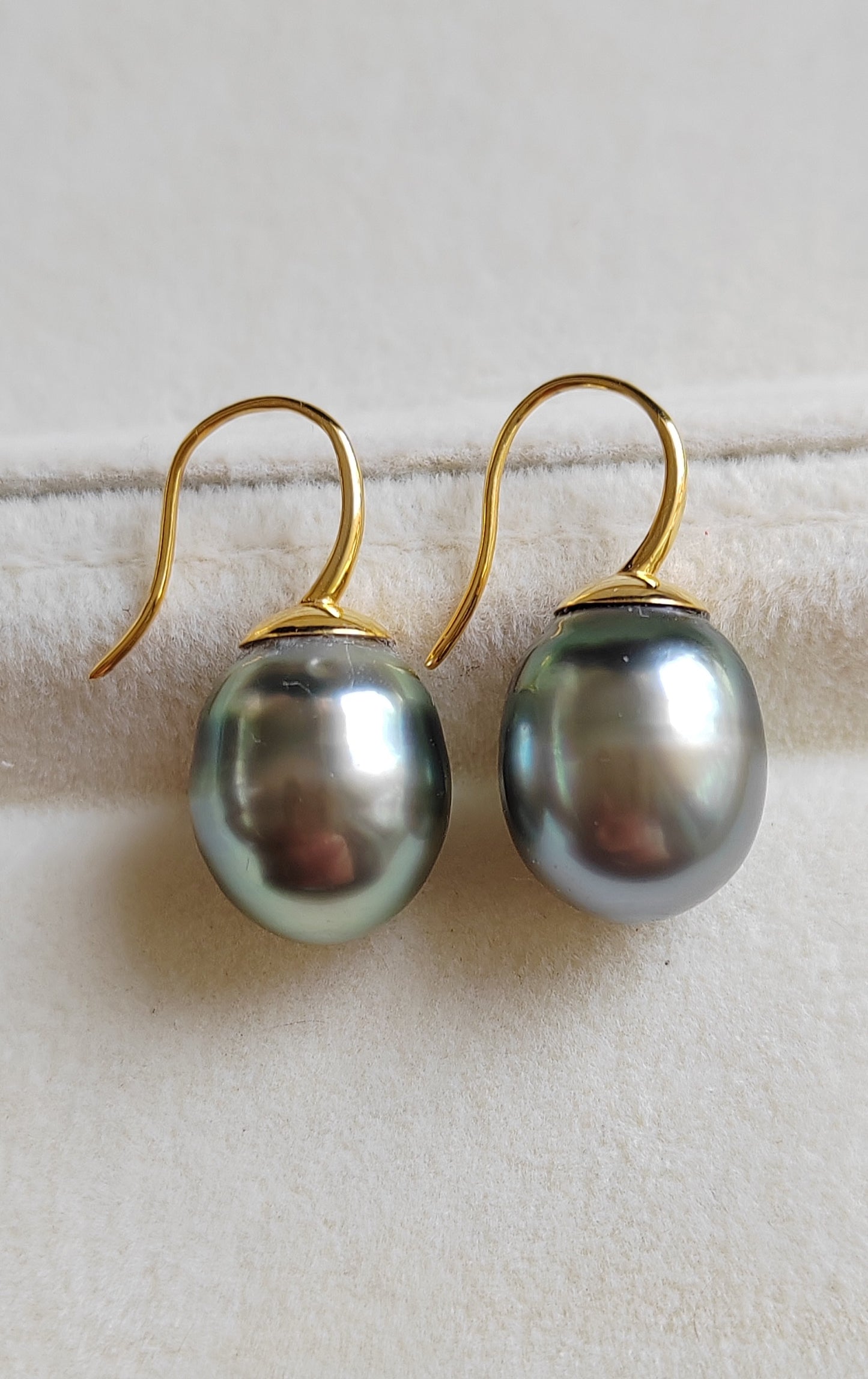 11.1mm Genuine tahitian south sea pearls classic 9ct gold earrings