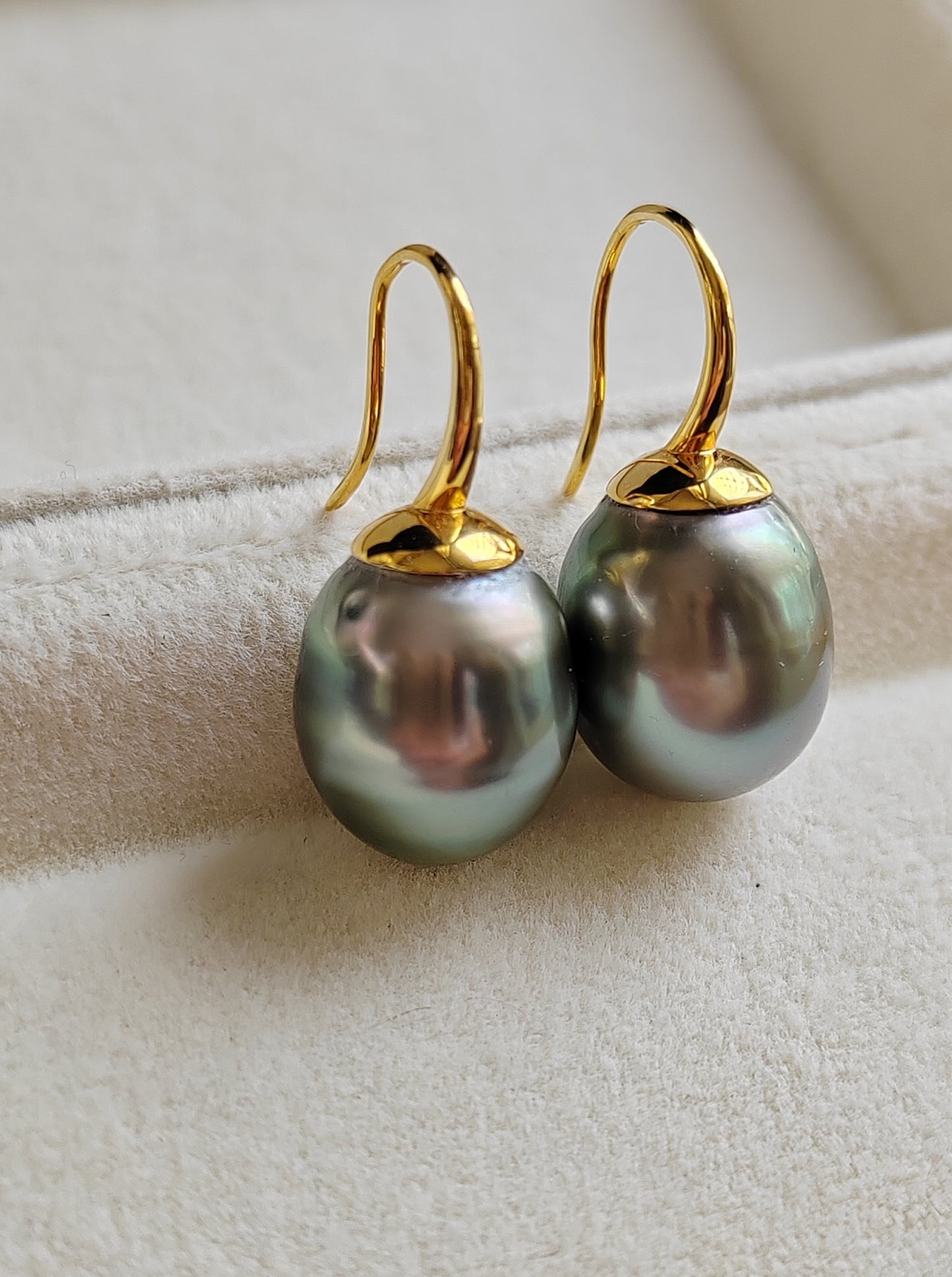 11.1mm Genuine tahitian south sea pearls classic 9ct gold earrings