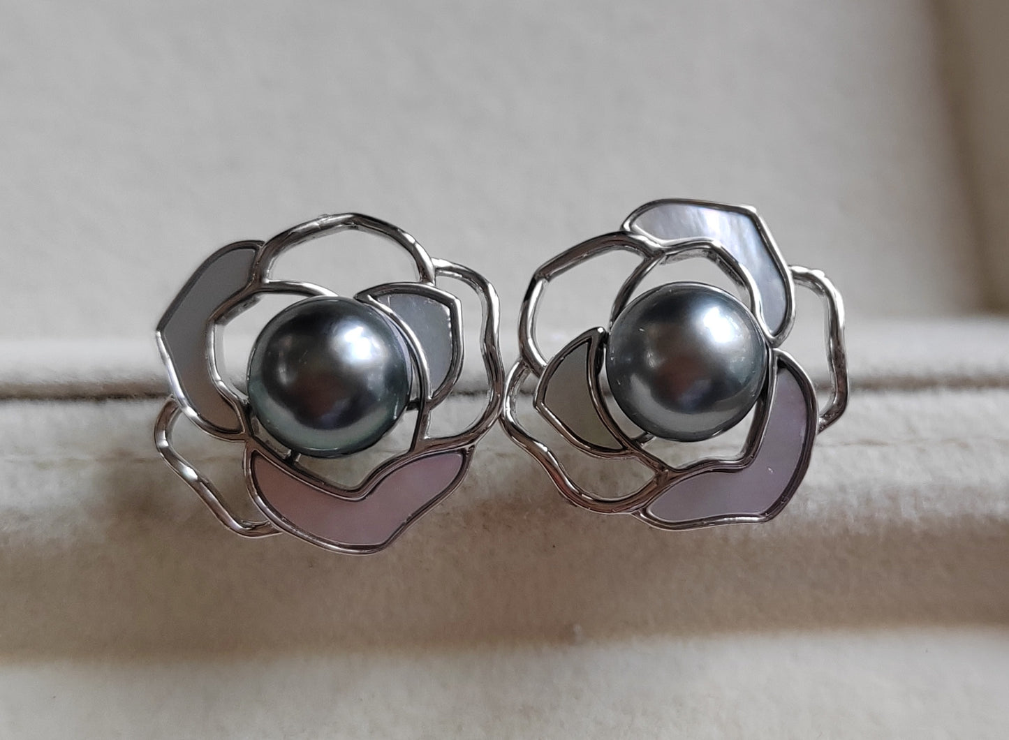 'Silver Camellia' earrings genuine tahitian south sea pearls 8.1mm