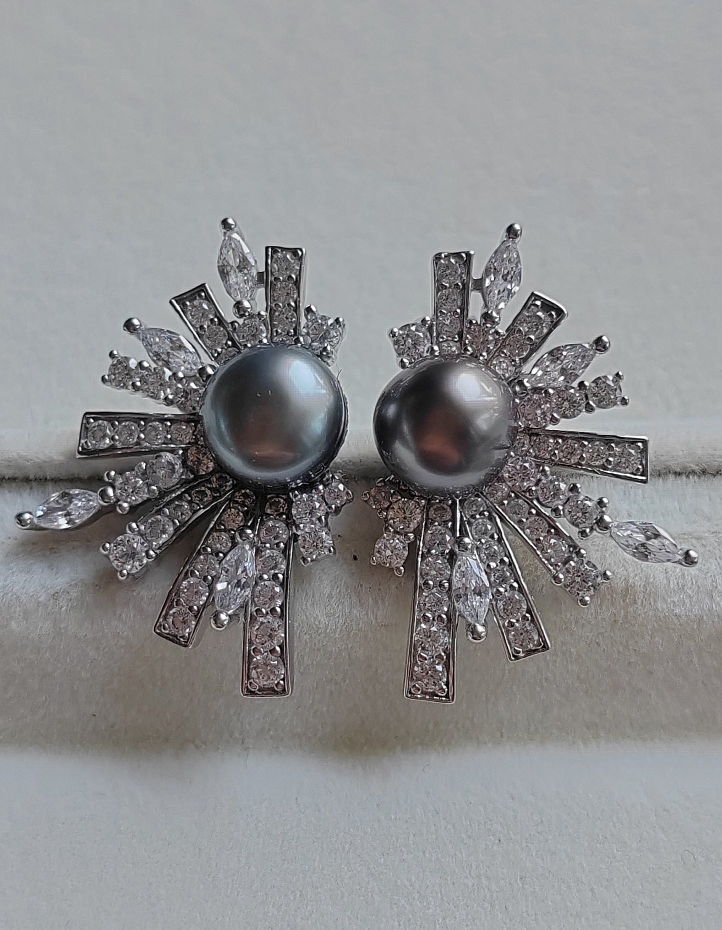 'Wild' earrings genuine tahitian south sea Keshi pearls 7.5mm