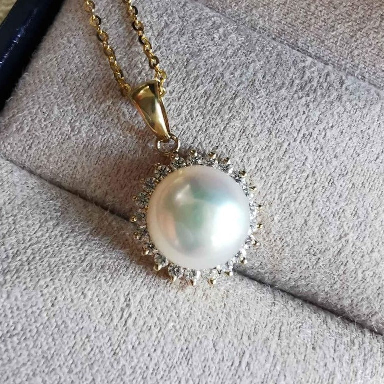 'Little sunflower' 18k gold pendant genuine south sea white pearl 8.5mm