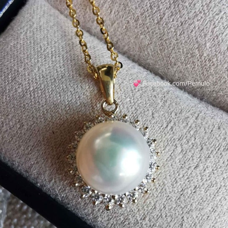 'Little sunflower' 18k gold pendant genuine south sea white pearl 8.5mm