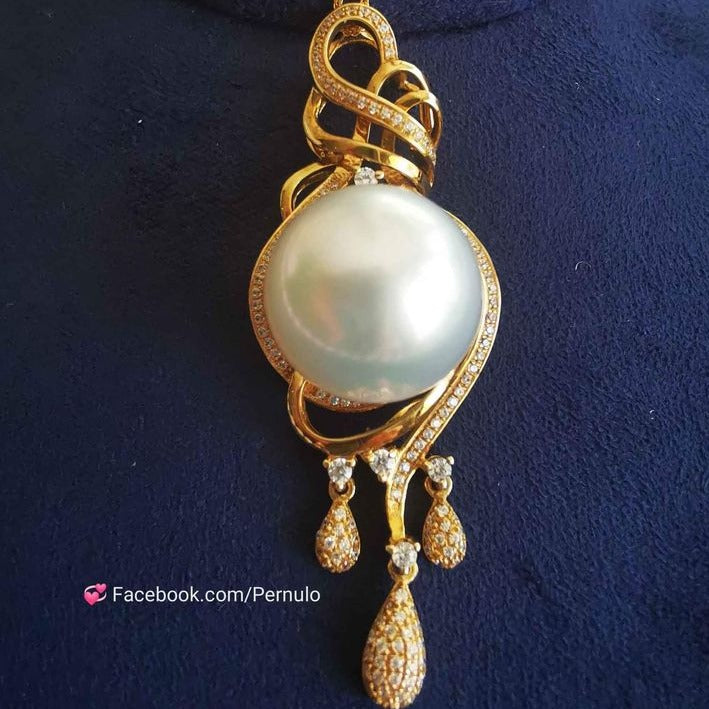 'Phoenix' Pendant 18k gold genuine south sea pearl 13.2mm