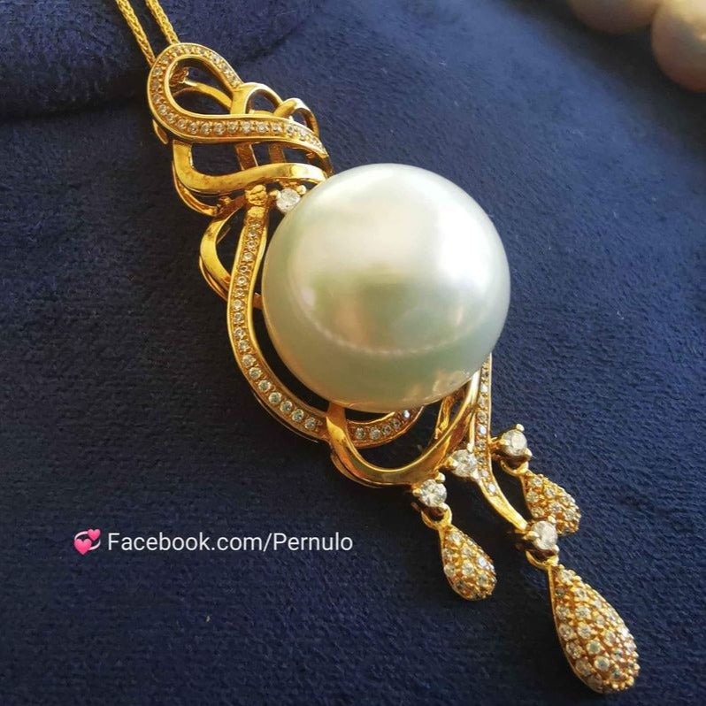 'Phoenix' Pendant 18k gold genuine south sea pearl 13.2mm