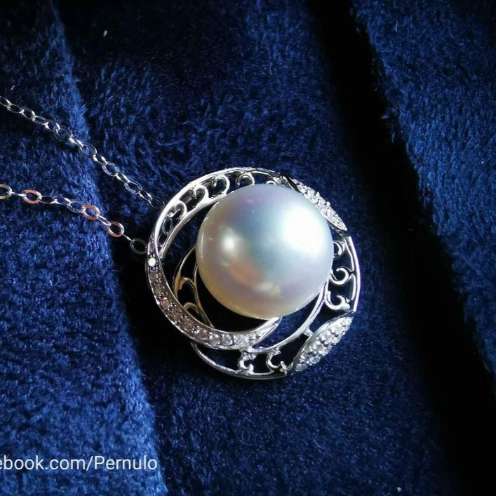 'The moon' pendant 18k white gold diamond genuine south sea white pearl 9.6mm