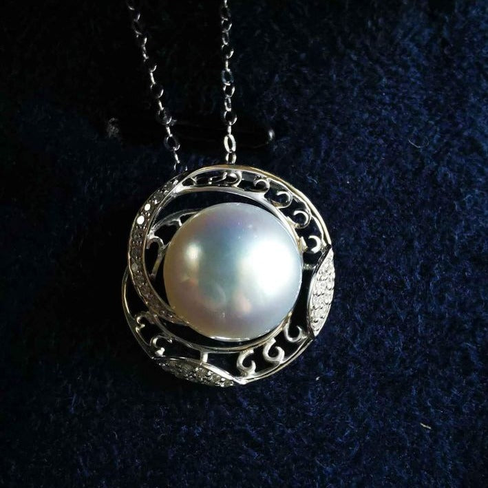 'The moon' pendant 18k white gold diamond genuine south sea white pearl 9.6mm