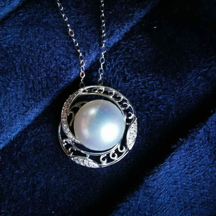 'The moon' pendant 18k white gold diamond genuine south sea white pearl 9.6mm