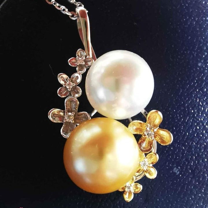 'Double Beauté' 18ct gold diamond pendant genuine south sea pearls