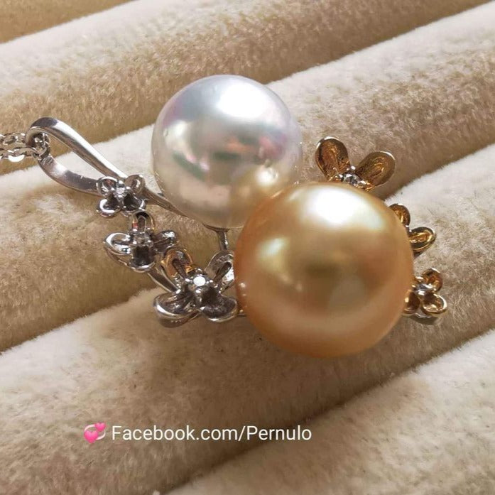 'Double Beauté' 18ct gold diamond pendant genuine south sea pearls