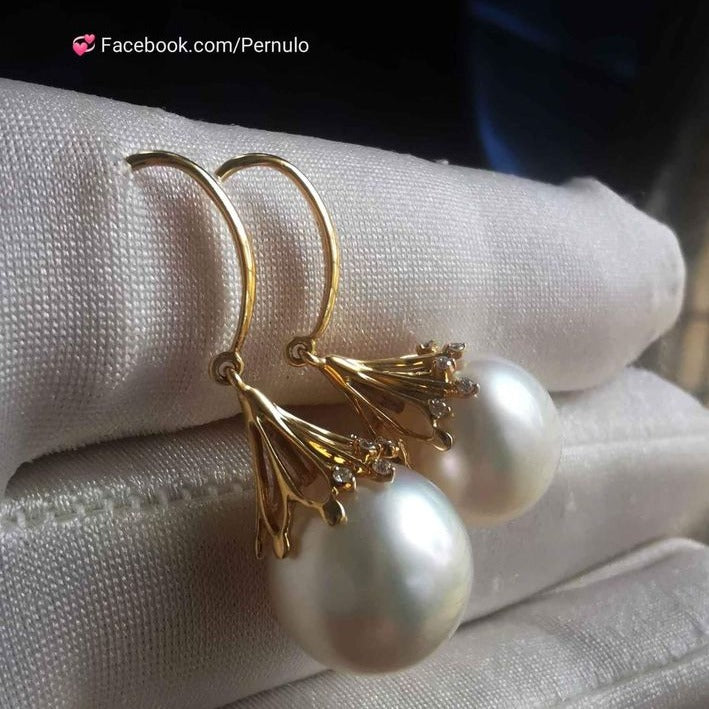 'Fireworks' earrings 18k gold diamond genuine south sea white pearls 12.1mm