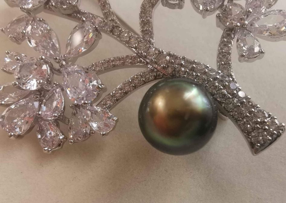 'Crystal Tree' brooch genuine tahitian south sea pearl 9.5mm