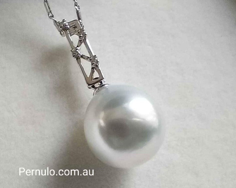 'Raindrop' 18k white gold diamond pendant genuine south sea white pearl 11.2x12mm