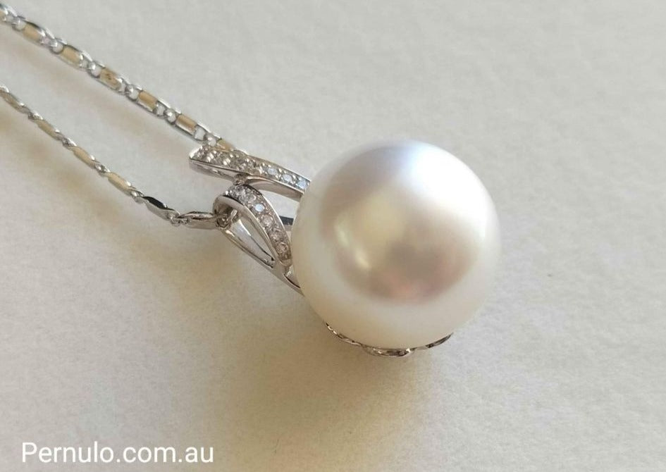 'Grace' pendant 18k white gold diamond genuine south sea white pearl 12.7mm