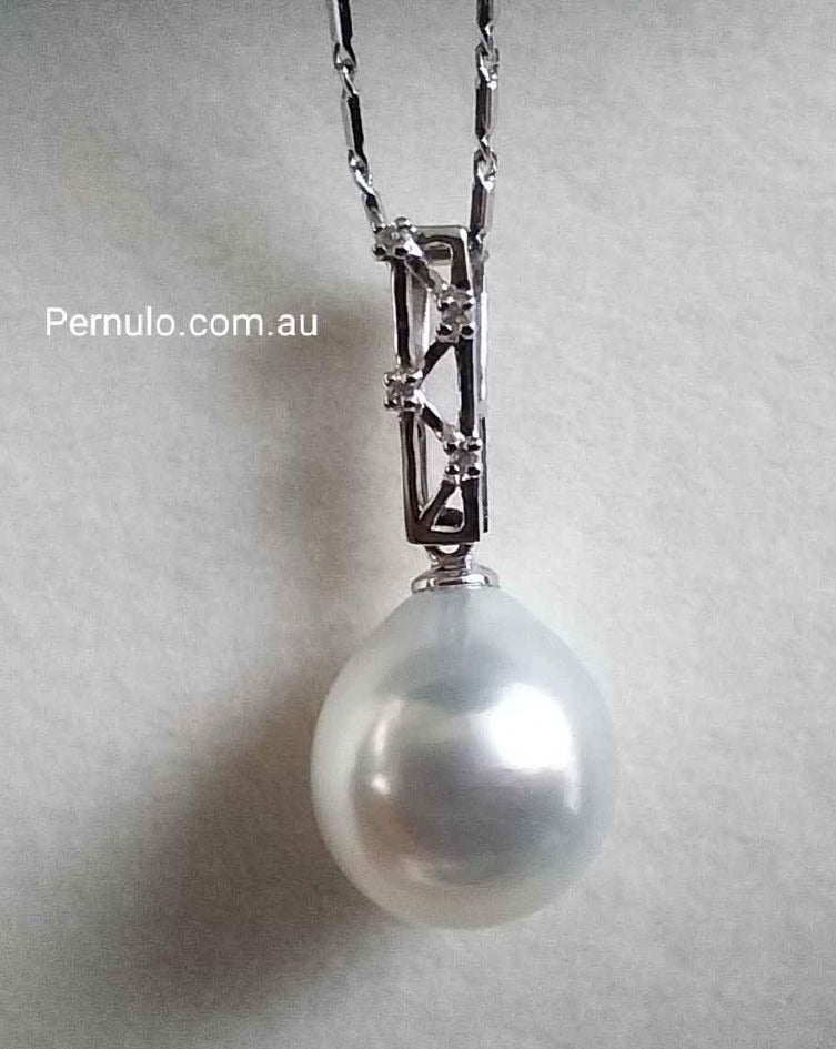 'Raindrop' 18k white gold diamond pendant genuine south sea white pearl 11.2x12mm
