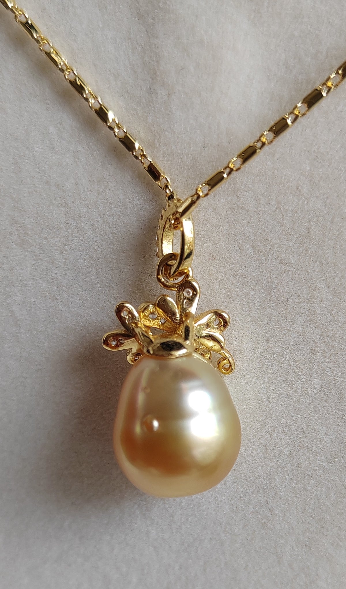 'Golden gourd' Pendant genuine golden south sea pearl 11.5mm vermeil/silver