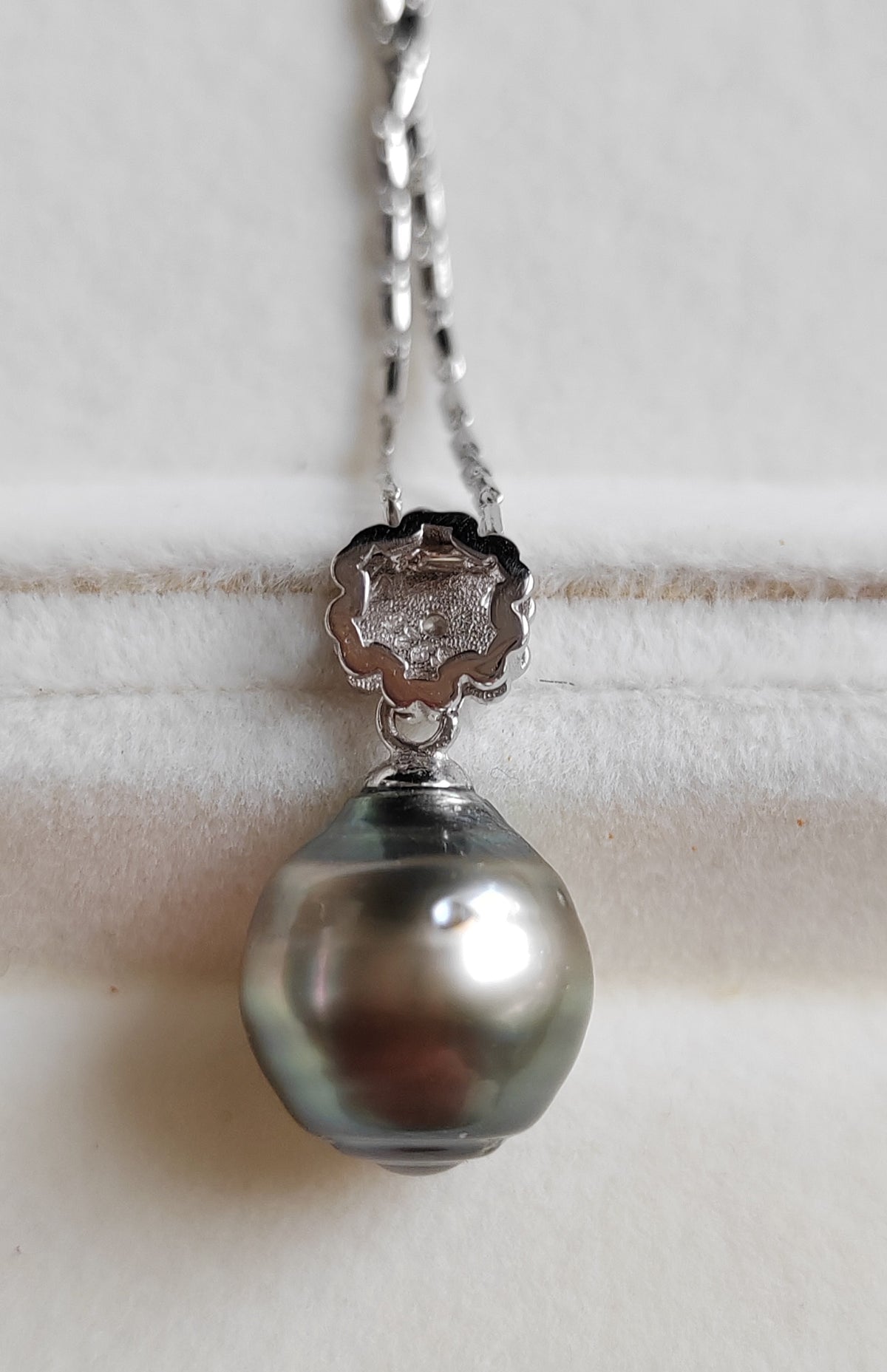 11.7mm Genuine Tahitian sea pearl flower pendant silver