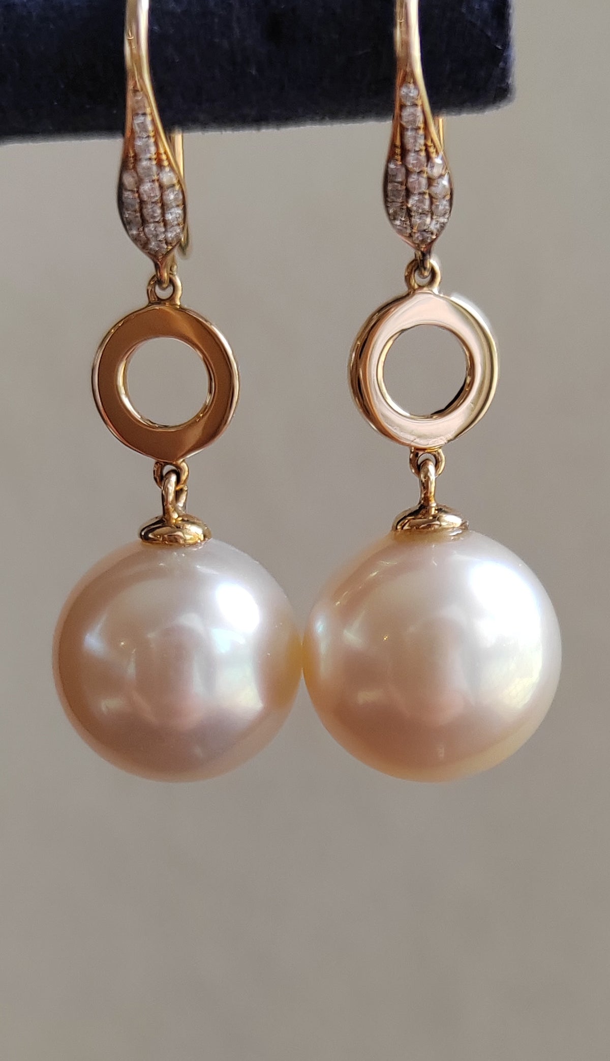 'Dry roses' 18k gold diamond earrings genuine south sea white pearls 11.5mm