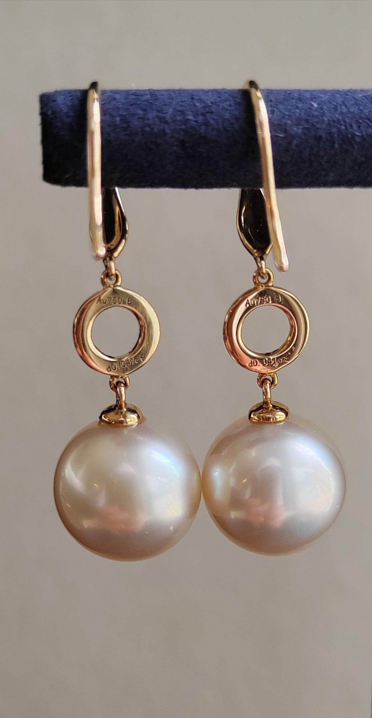 'Dry roses' 18k gold diamond earrings genuine south sea white pearls 11.5mm