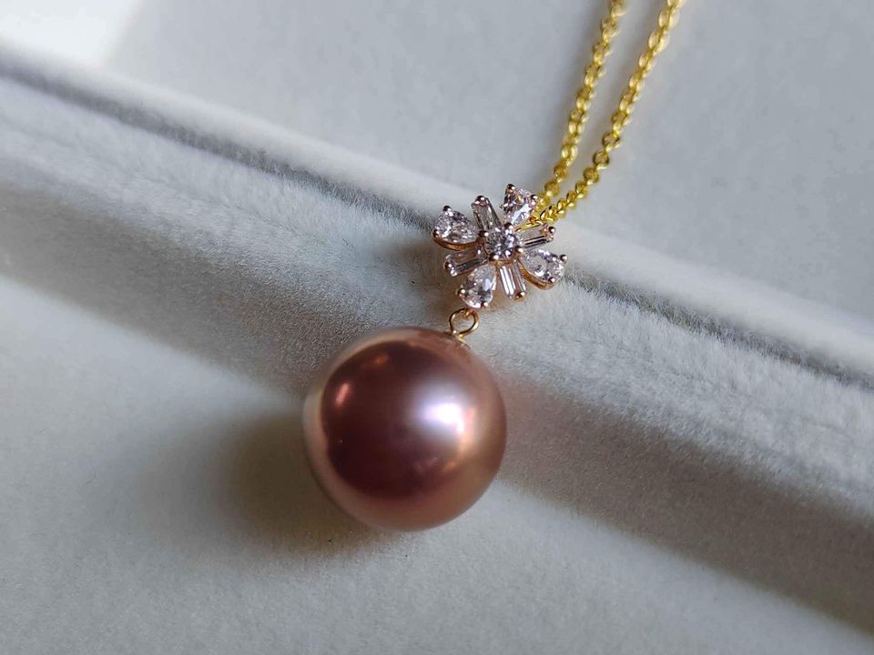 'Trèfle' 18k gold pendant genuine freshwater pearl 12.4mm AAAA