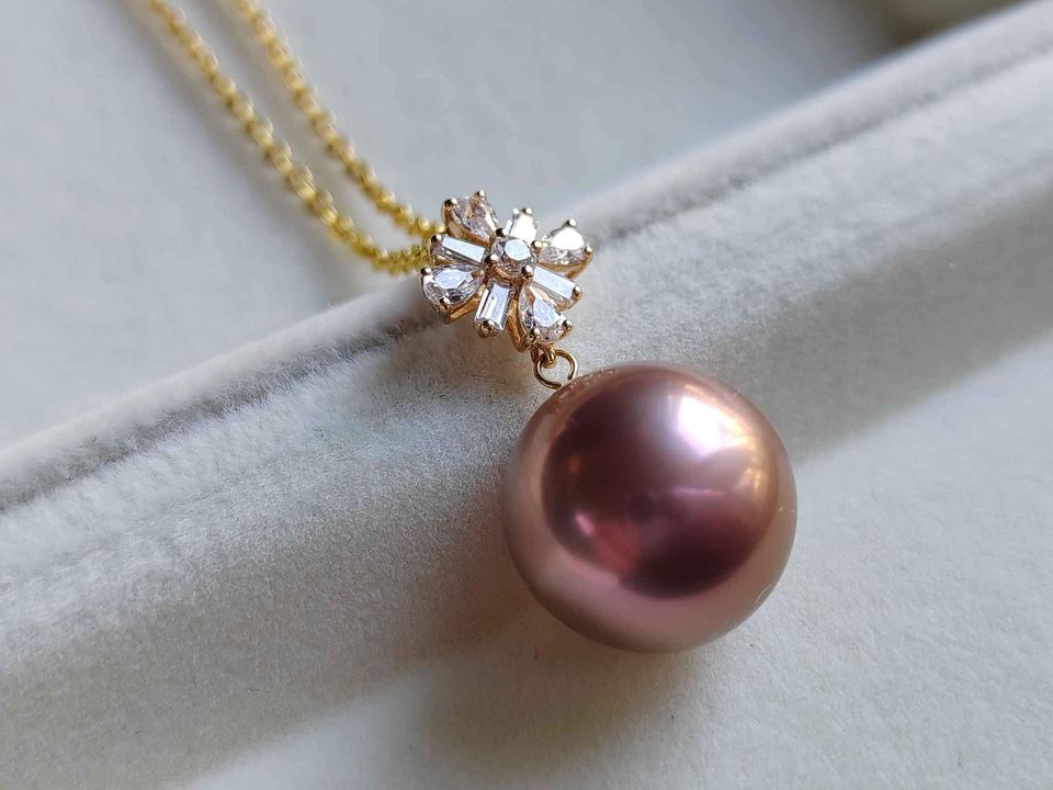 'Trèfle' 18k gold pendant genuine freshwater pearl 12.4mm AAAA