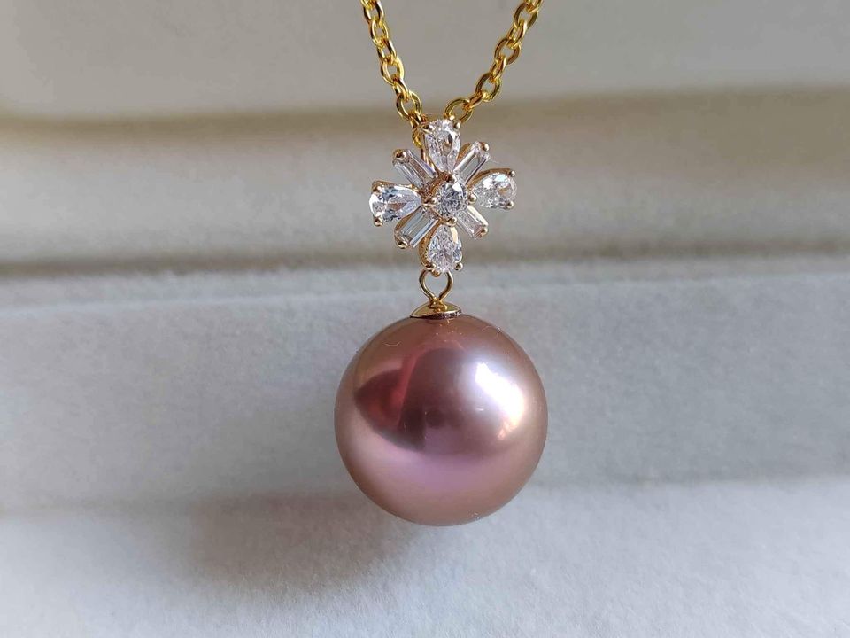 'Trèfle' 18k gold pendant genuine freshwater pearl 12.4mm AAAA