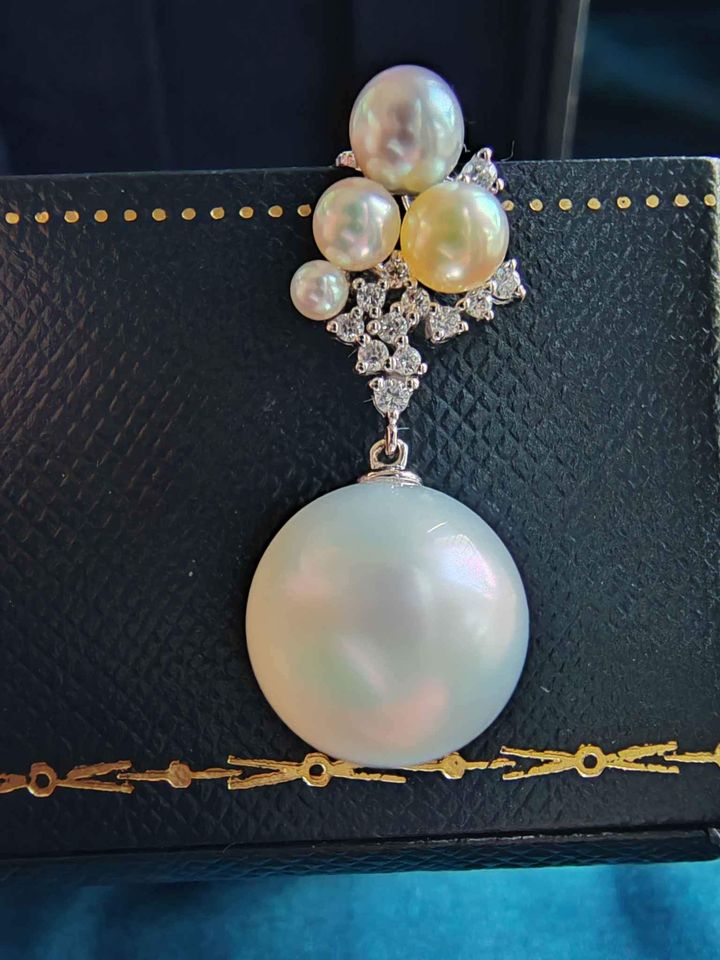 'Balloons' 18k white gold pendant genuine south sea white and akoya pearls