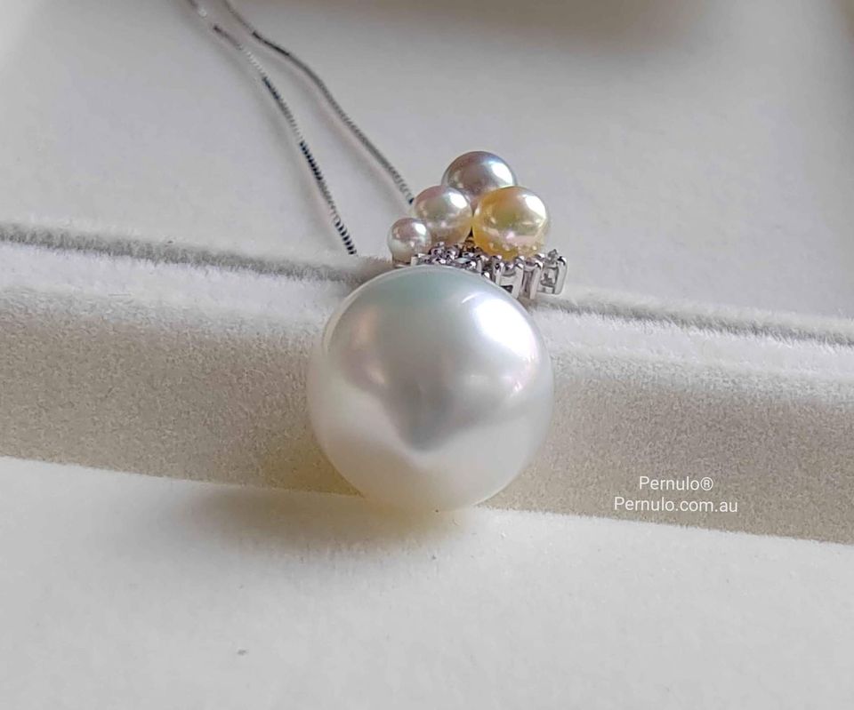 'Balloons' 18k white gold pendant genuine south sea white and akoya pearls