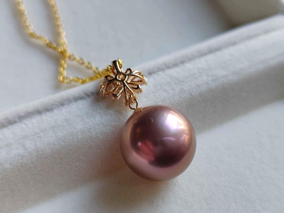 'Trèfle' 18k gold pendant genuine freshwater pearl 12.4mm AAAA