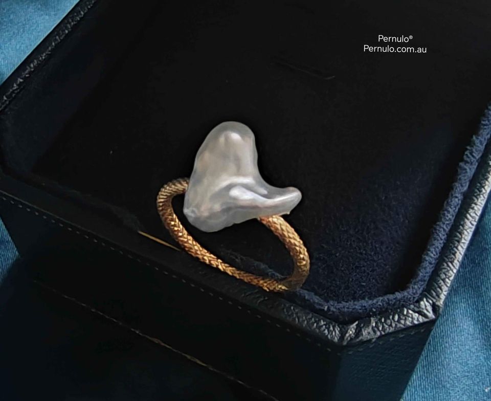 'L'amour Vrai' 18k gold ring genuine south sea white Keshi pearl 12.5x11.8mm