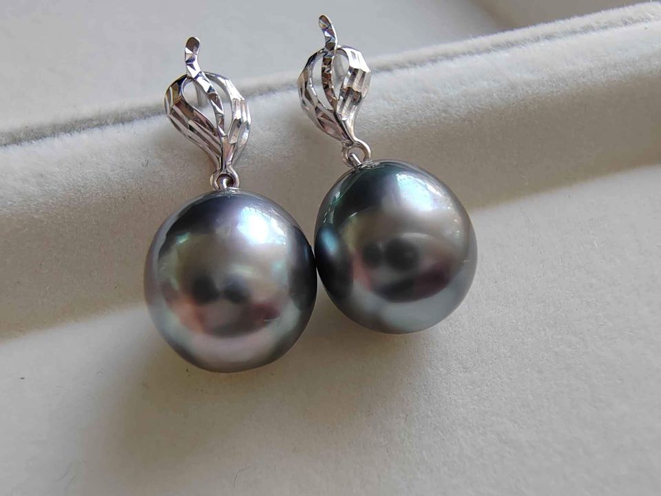 9. 9mm Genuine tahitian south sea pearls classic earrings 10k white gold