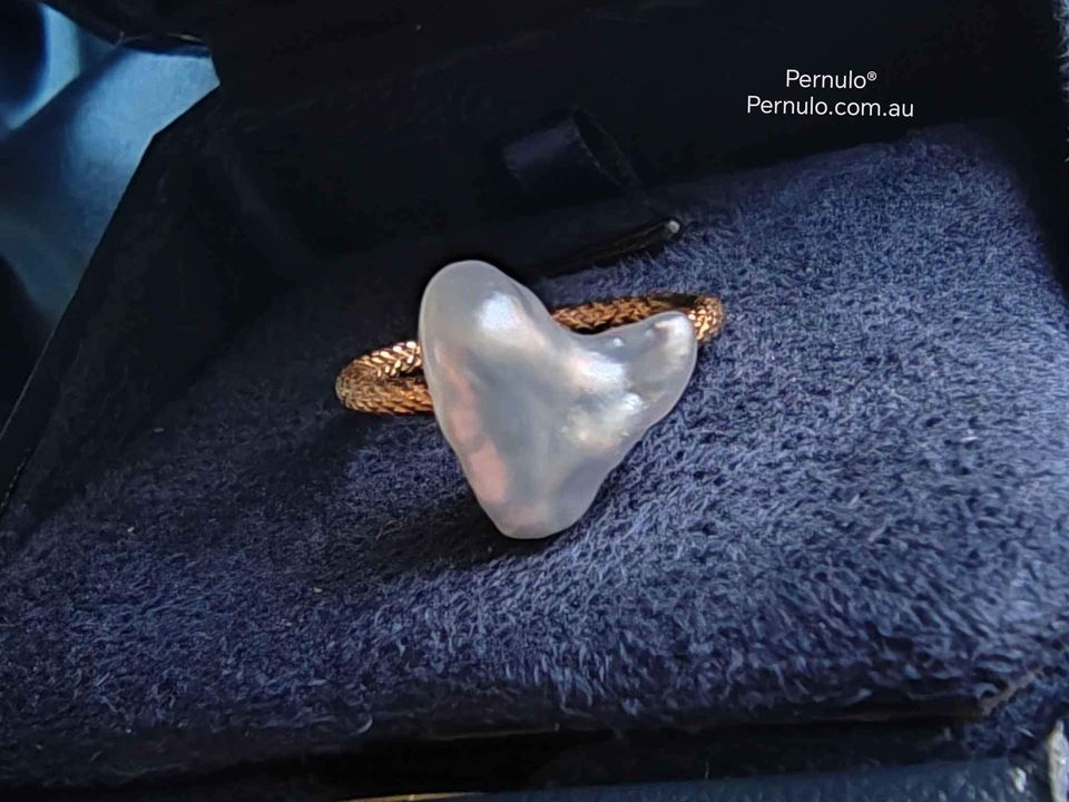 'L'amour Vrai' 18k gold ring genuine south sea white Keshi pearl 12.5x11.8mm