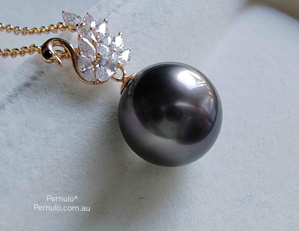 'Amour Fidèle' 18k gold pendant genuine tahitian south sea round pearl 11mm