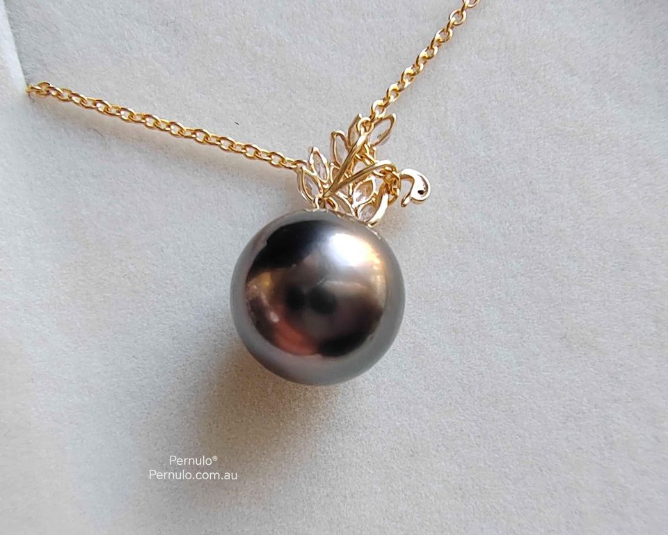 'Amour Fidèle' 18k gold pendant genuine tahitian south sea round pearl 11mm