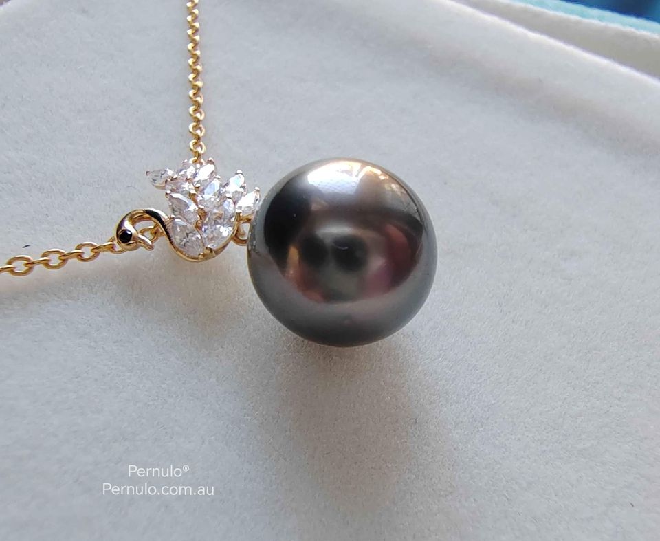 'Amour Fidèle' 18k gold pendant genuine tahitian south sea round pearl 11mm