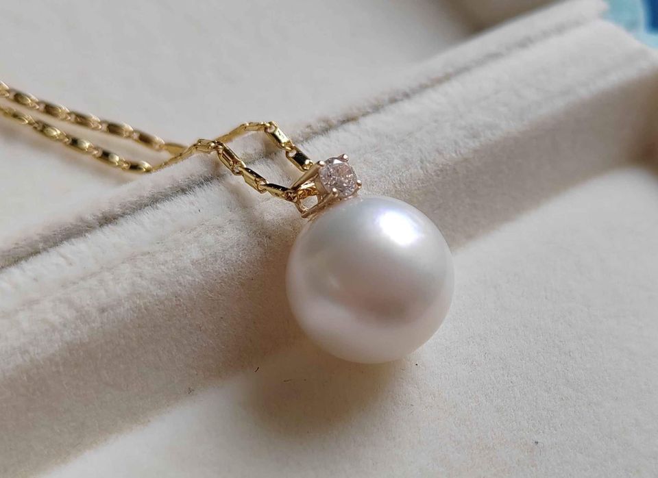 12.4mm Genuine south sea white pearl round classic 14k gold pendant