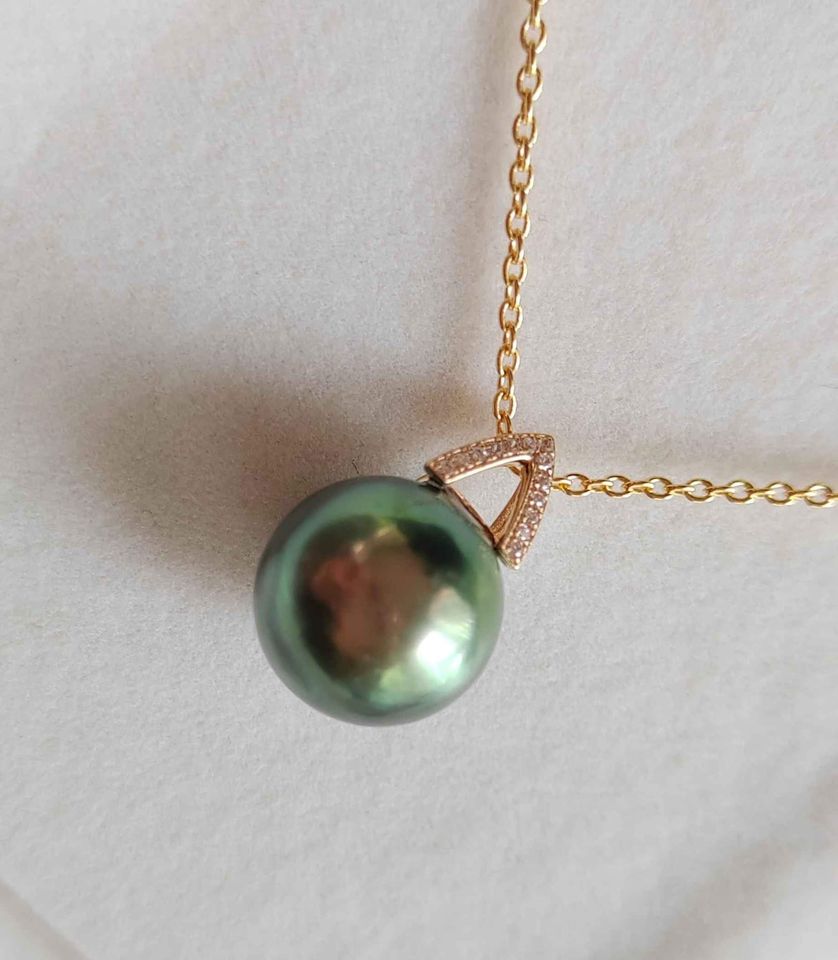 'Pistachio' 18k gold pendant genuine tahitian south sea pearl 11.1mm