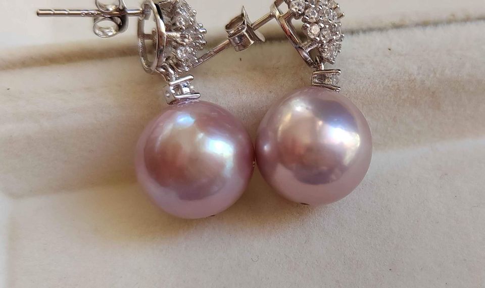 'Snowflakes' earrings genuine freshwater pearls 12.4mm