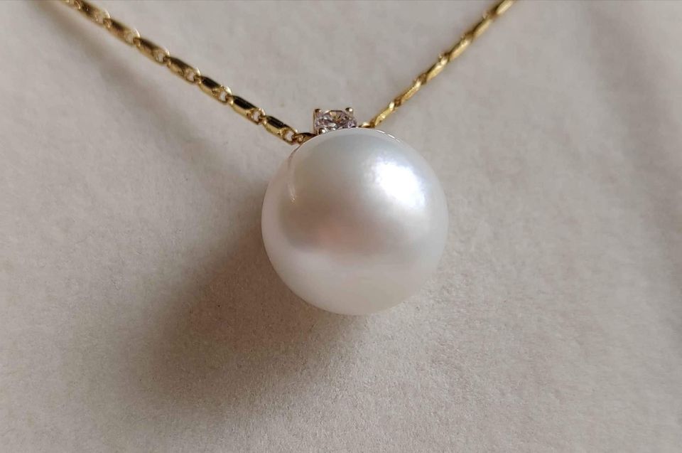 12.4mm Genuine south sea white pearl round classic 14k gold pendant