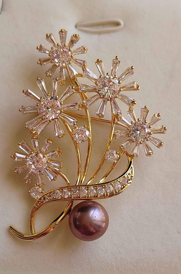 'Purple Lily' brooch genuine freshwater pearl 9.8mm