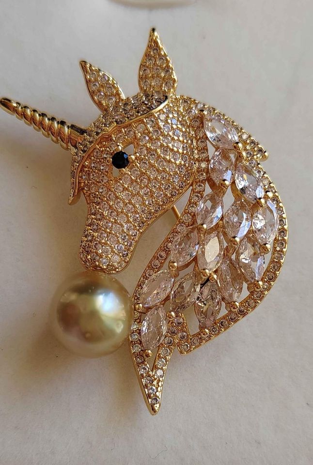 'Unicorn' brooch genuine golden south sea pearl 9.9mm