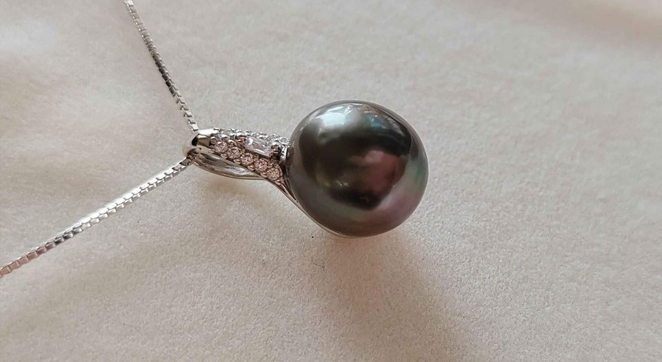 Free shipment 10.1mm Genuine tahitian south sea pearl classic necklace